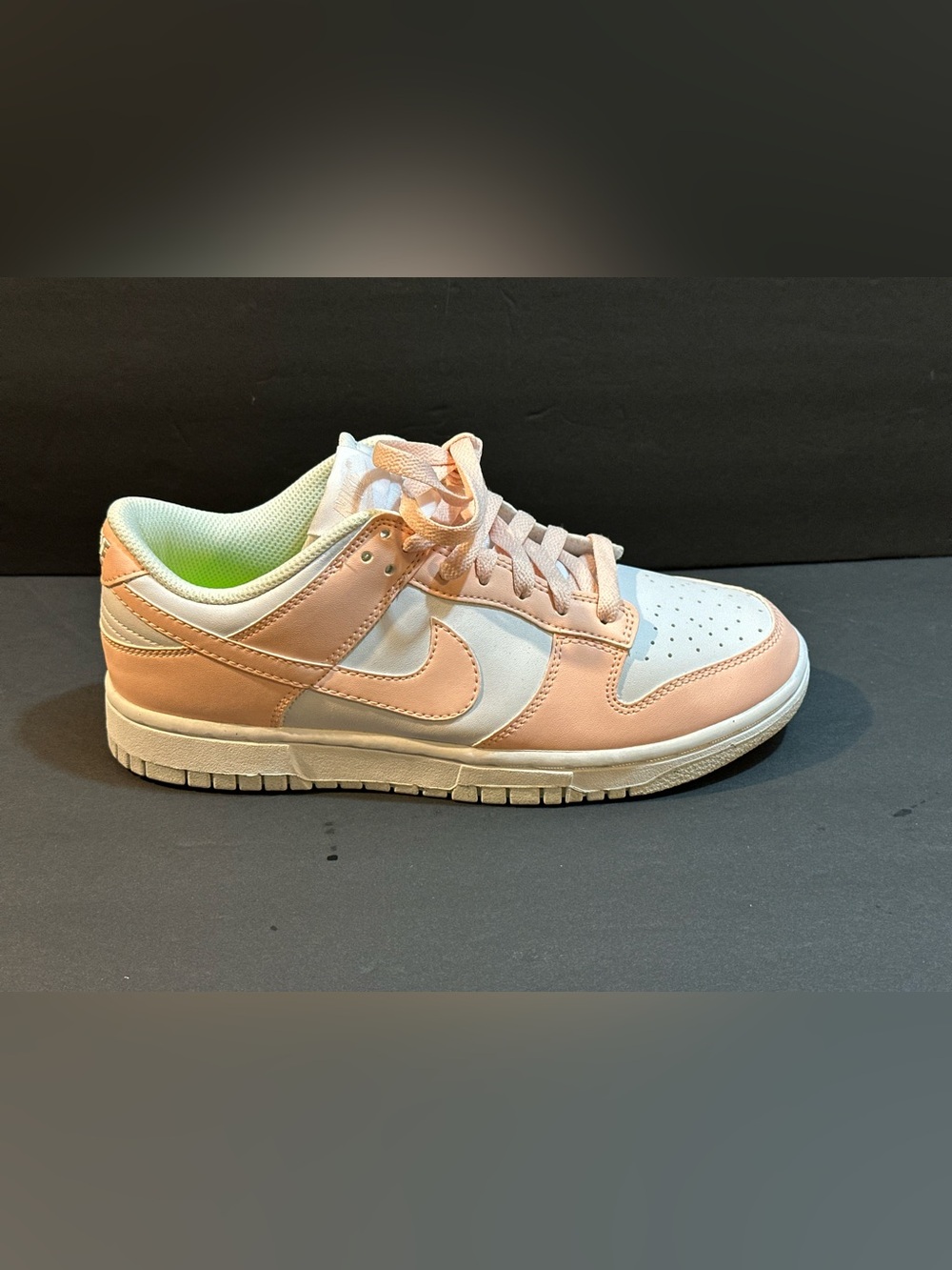 Nike Kids Low-Top Sneakers in Light Pink and White